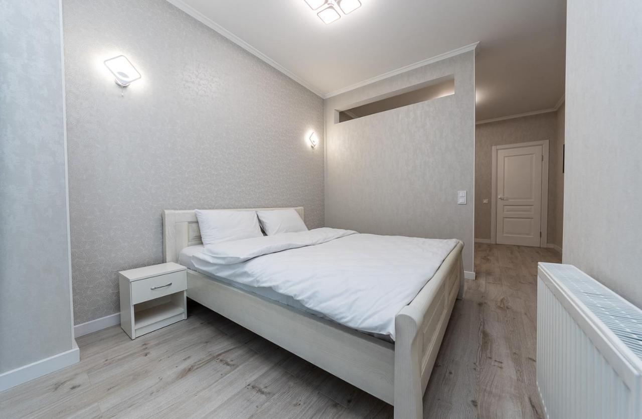 דירות קייב Flatrent Drahomanova 2A מראה חיצוני תמונה