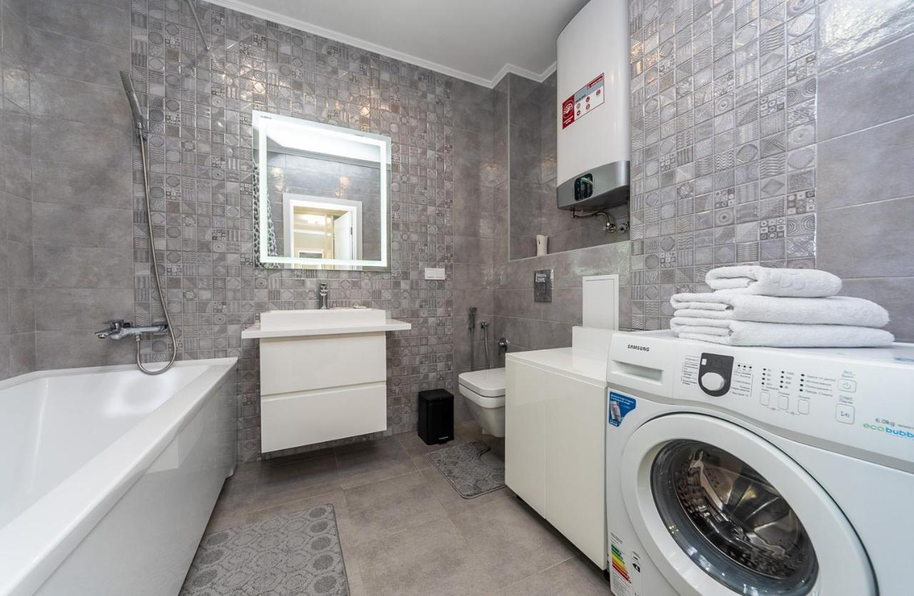 דירות קייב Flatrent Drahomanova 2A מראה חיצוני תמונה