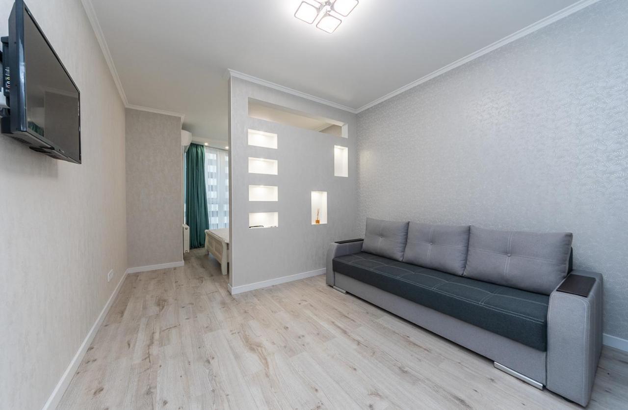דירות קייב Flatrent Drahomanova 2A מראה חיצוני תמונה