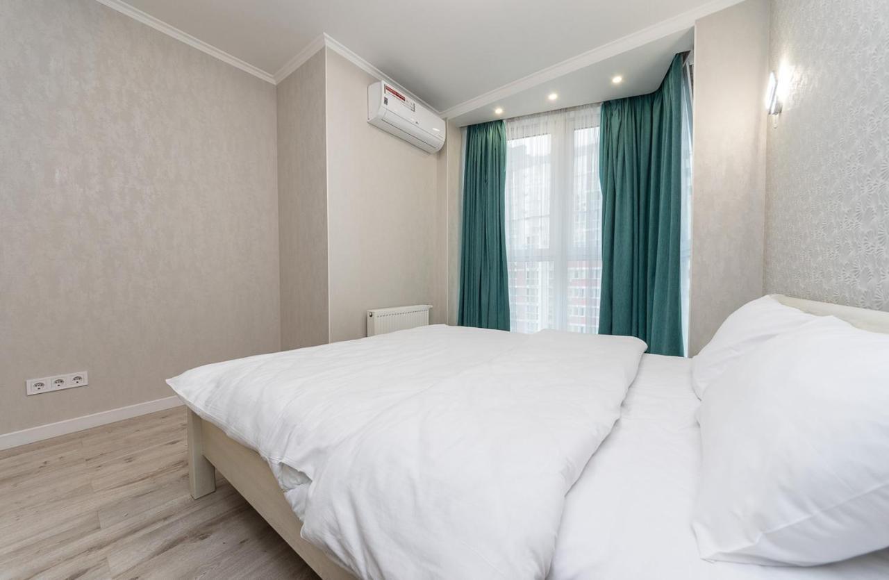 דירות קייב Flatrent Drahomanova 2A מראה חיצוני תמונה